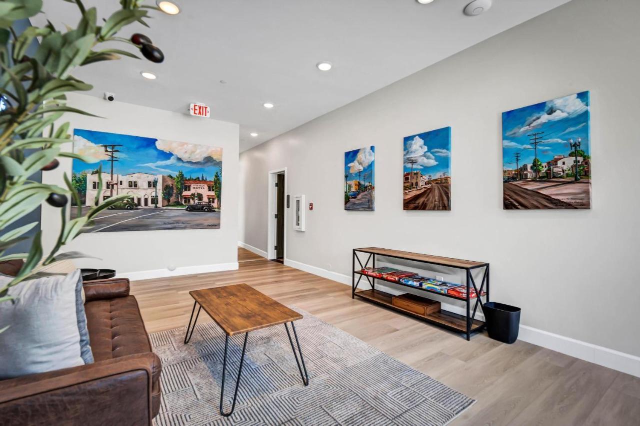 Single Bedroom - Queen Size. Heart Of Downtown Vista Esterno foto