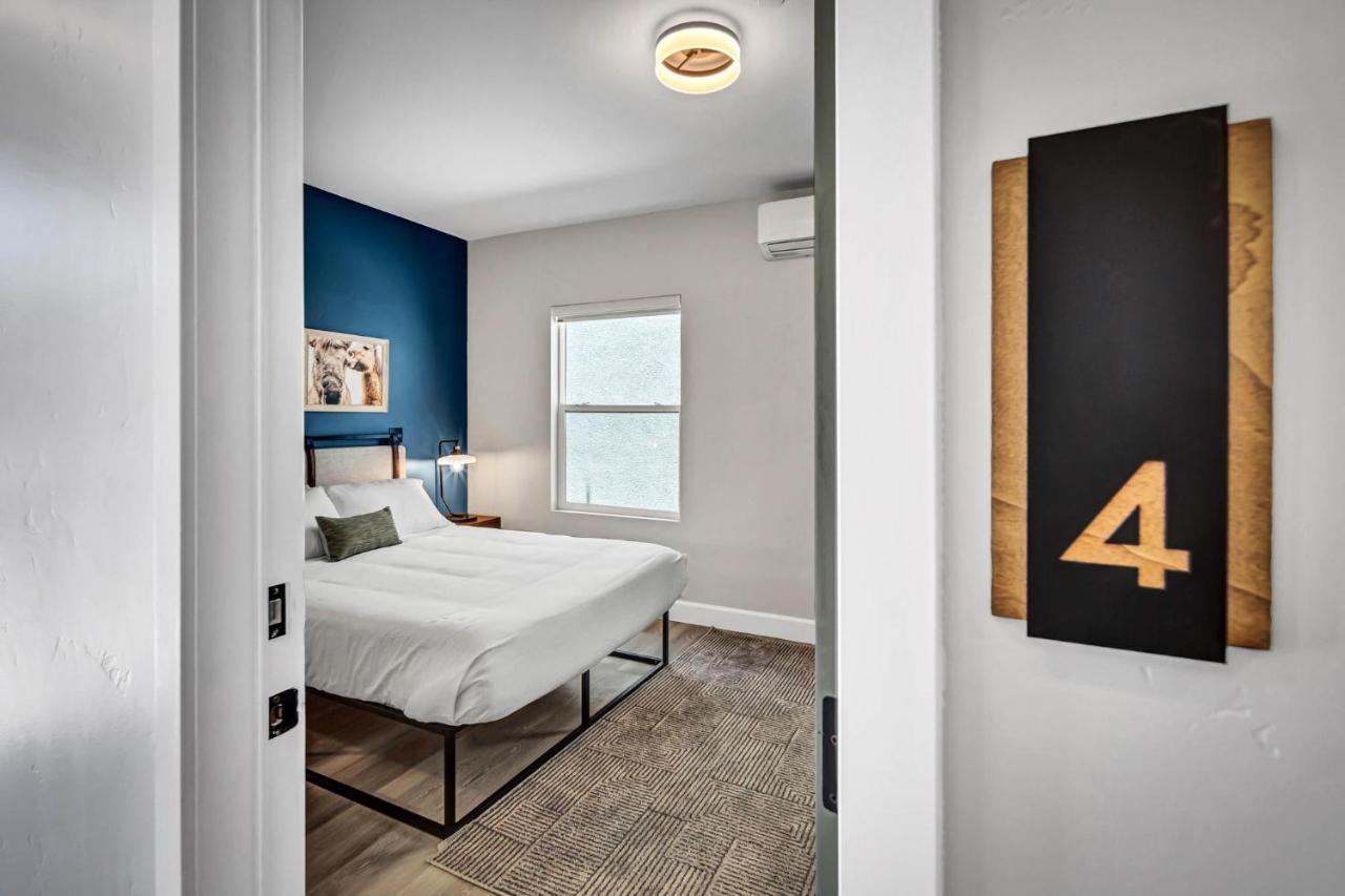 Single Bedroom - Queen Size. Heart Of Downtown Vista Esterno foto